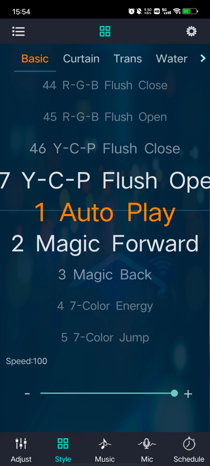 The effect list in Magic Lantern, with tabs for Basic, Curtain, Trans and Water, a numbered list of modes including Auto Play, Magic Forward and Magic Back, and a numeric speed slider showing Speed 100.
