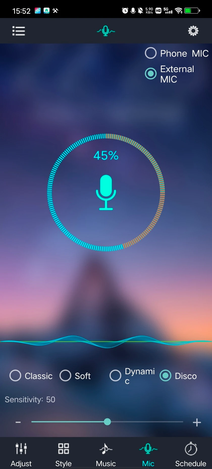App screenshot of the external microphone toggle for sound-activated lighting.
