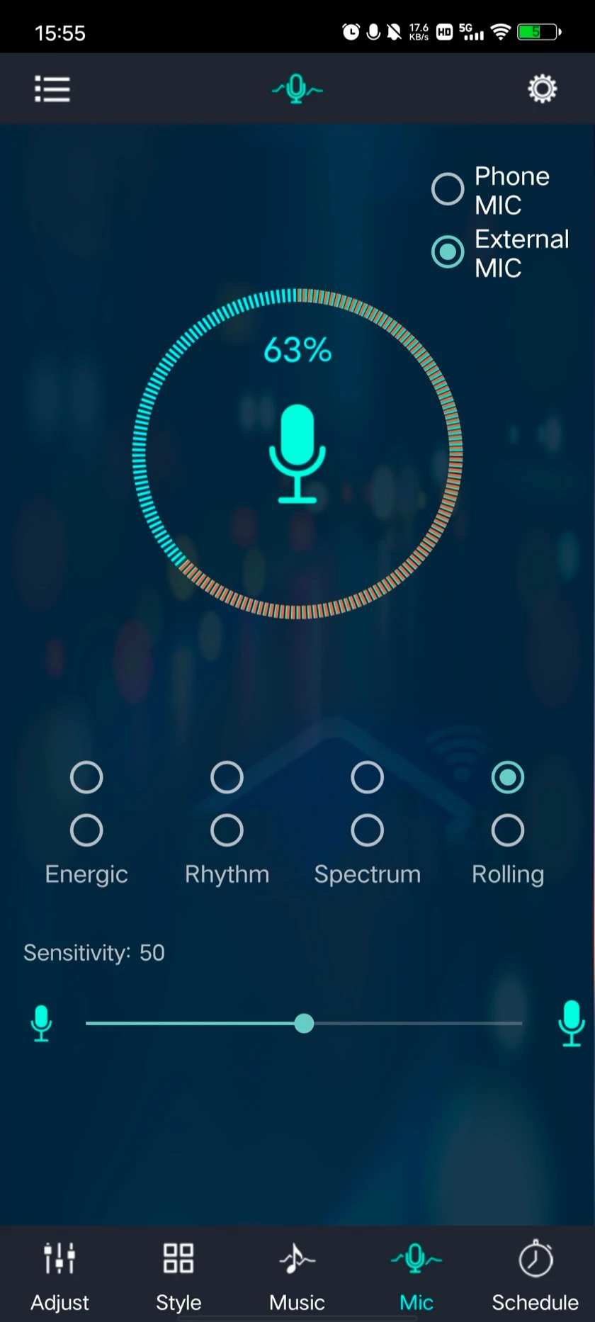 Magic Lantern Mic tab with External MIC selected: level ring, the rhythm styles Energic, Rhythm, Spectrum and Rolling with two variants each, and a Sensitivity slider.